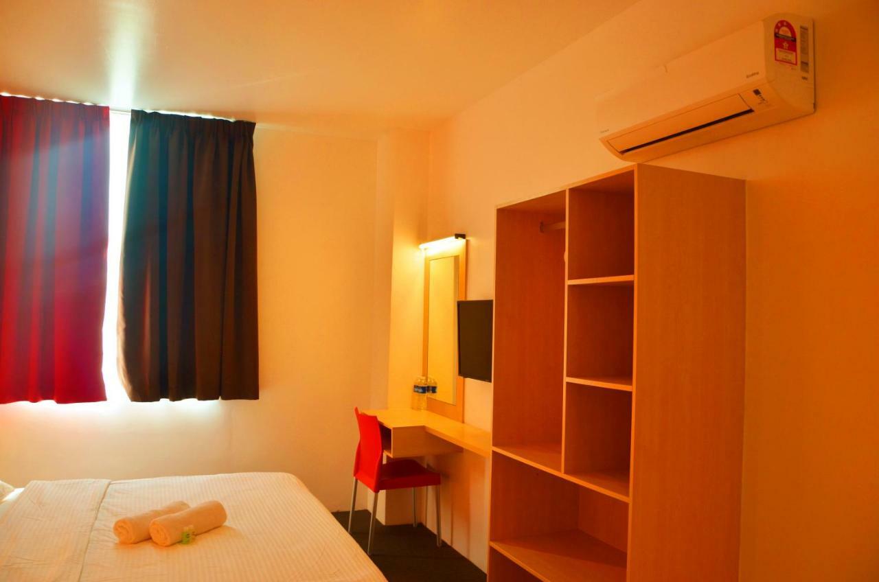 Hotel Jeti Tg Gemok Padang Endau Екстер'єр фото